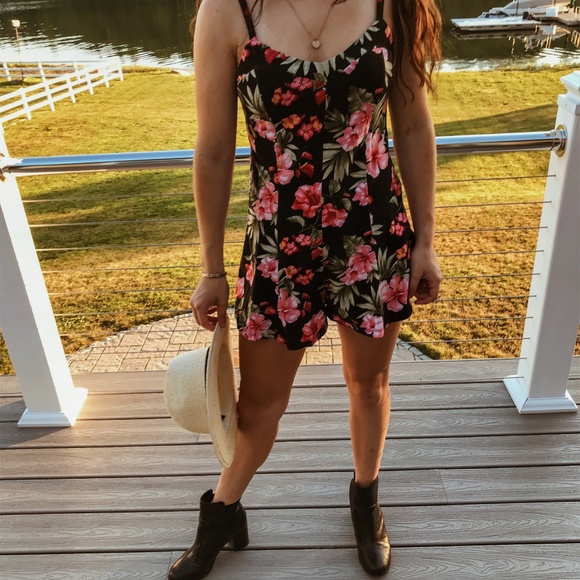 Forever 21 Dresses & Skirts - Forever 21 Women's Floral Romper Size Medium